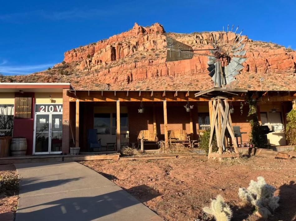 The Cowboy Bunkhouse Vandrarhem Kanab Exteriör bild